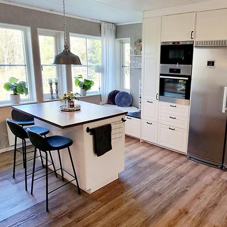 Family Friendly Villa With Sauna In The Nature Borås Kültér fotó