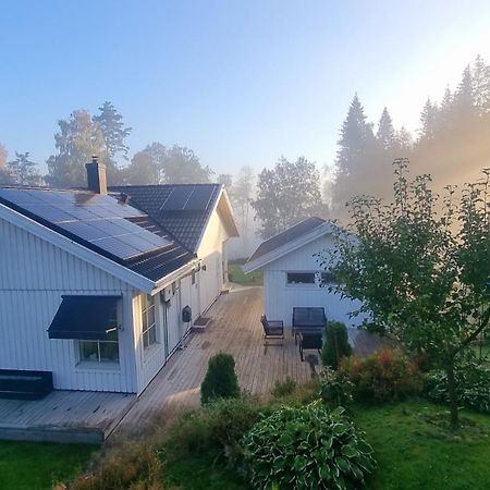 Family Friendly Villa With Sauna In The Nature Borås Kültér fotó