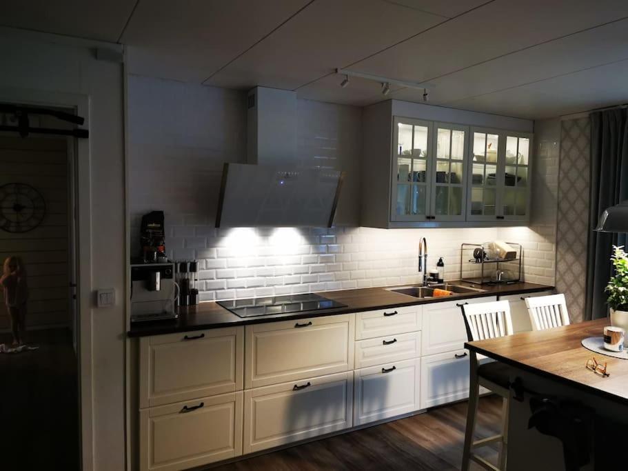 Family Friendly Villa With Sauna In The Nature Borås Kültér fotó
