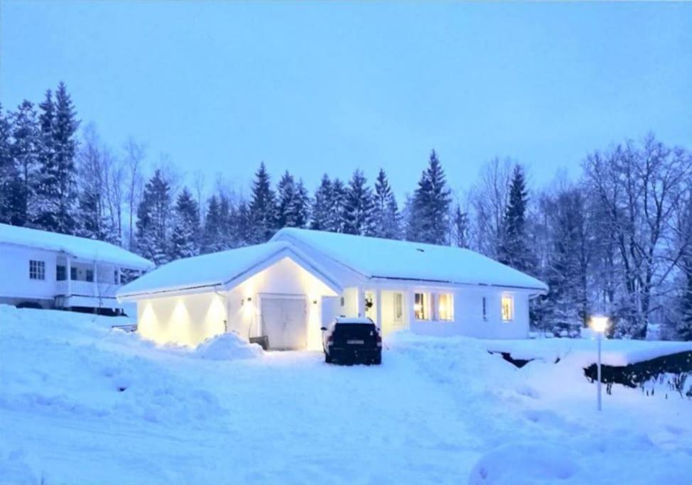 Family Friendly Villa With Sauna In The Nature Borås Kültér fotó