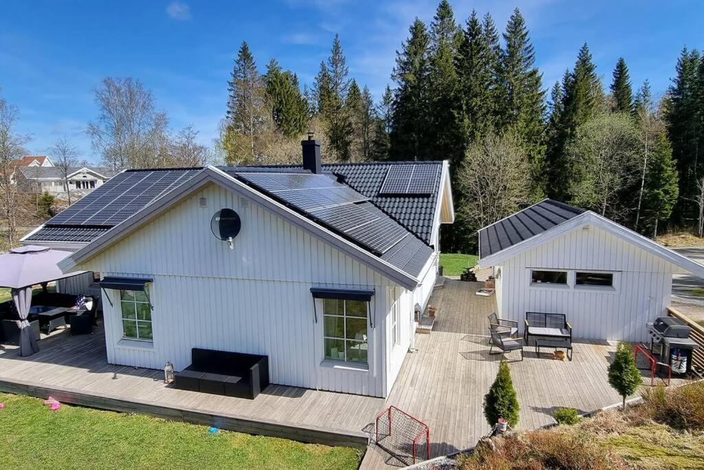 Family Friendly Villa With Sauna In The Nature Borås Kültér fotó